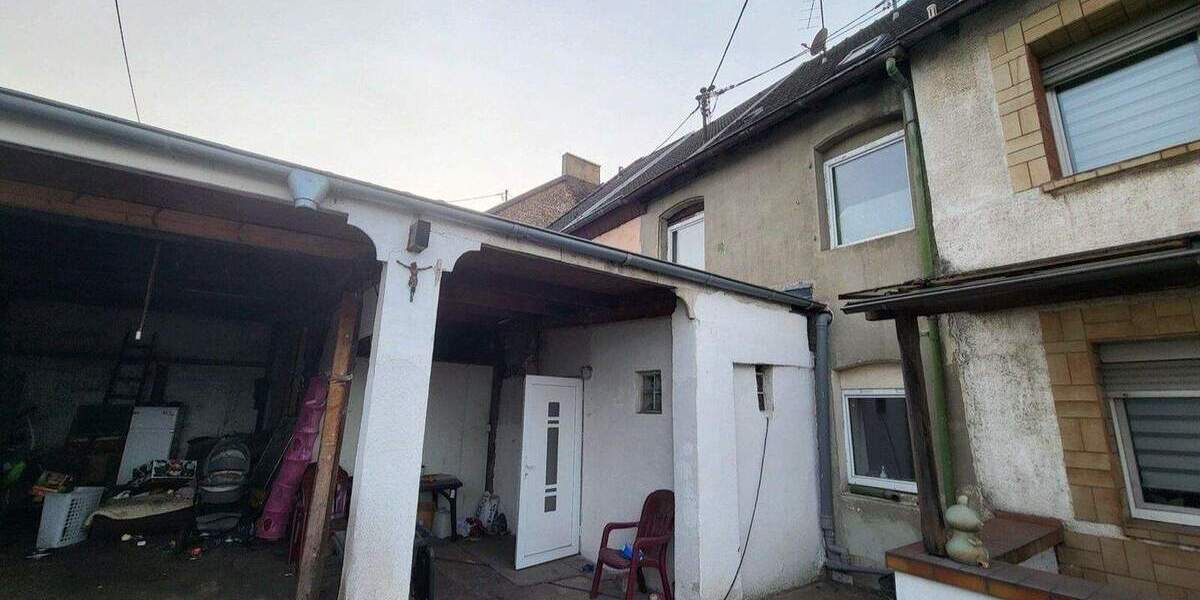 Reihenmittelhaus Völklingen Stadtmitte - 4 Zimmer, 91 m&sup2;, 45.000&euro; | Angebot:25670561