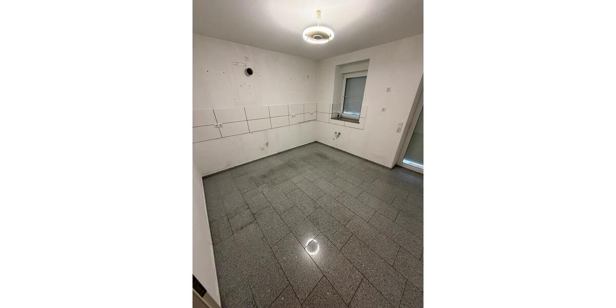 Erdgeschoßwohnung Schmelz - 3 Zimmer, 105 m&sup2;, 800&euro; | Angebot:25107141