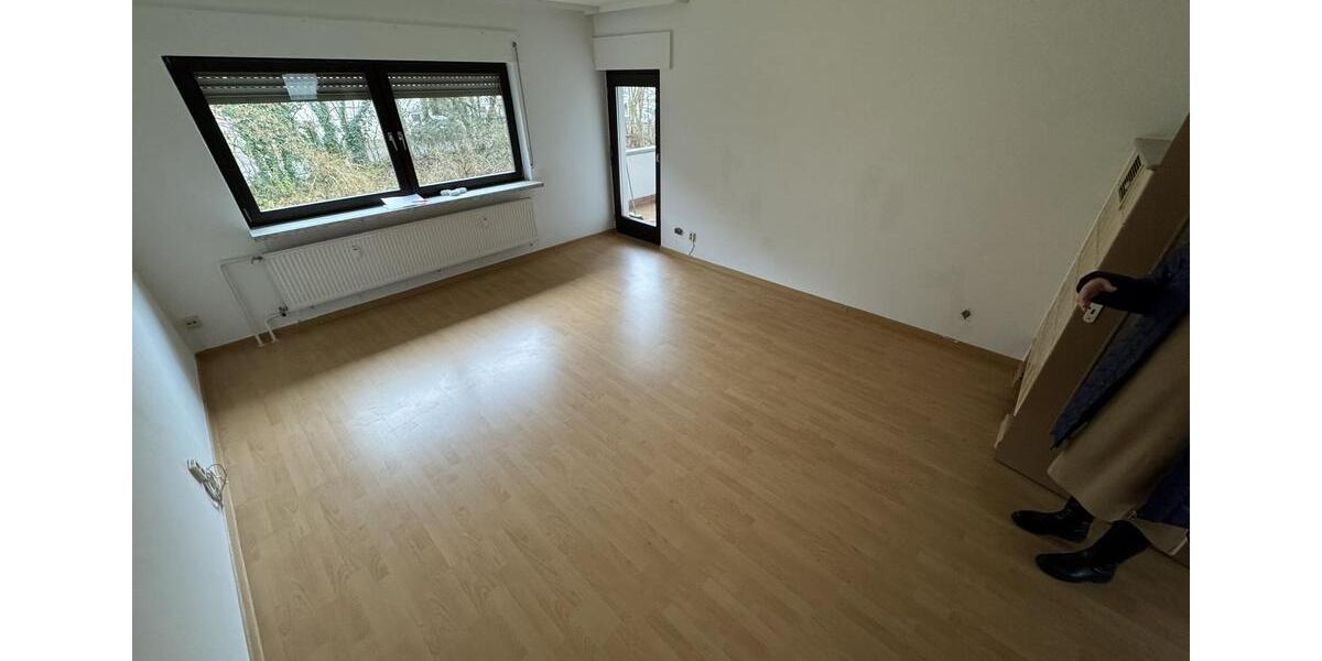 Etagenwohnung Saarbrücken Neue Bremm - 4 Zimmer, 91 m&sup2;, 830&euro; | Angebot:23408608