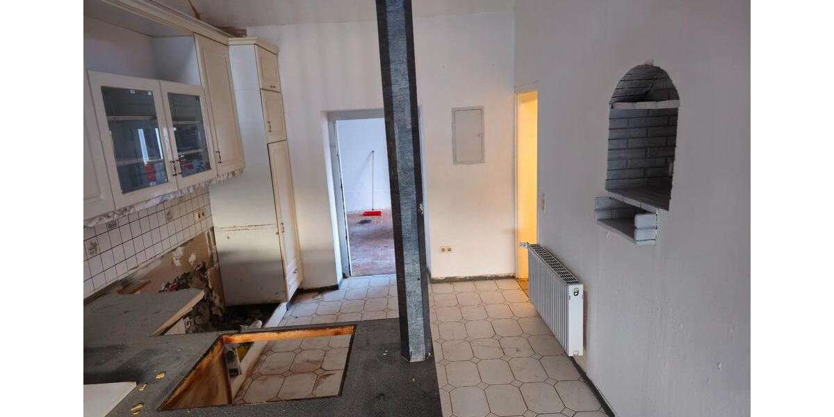 Einfamilienhaus Lebach - 7 Zimmer, 218 m&sup2;, 175.000&euro; | Angebot:26721236