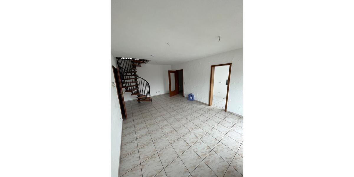 Dachgeschoßwohnung Völklingen - 4 Zimmer, 98 m&sup2;, 640&euro; | Angebot:25869334