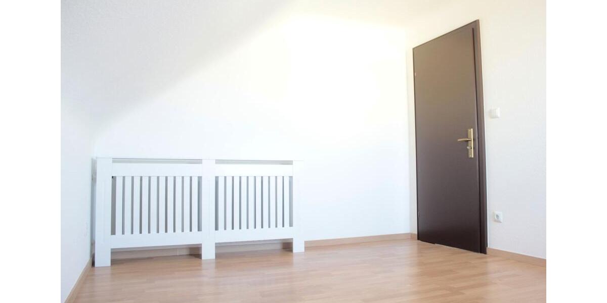 Dachgeschoßwohnung Püttlingen - 3 Zimmer, 80 m&sup2;, 800&euro; | Angebot:26679752