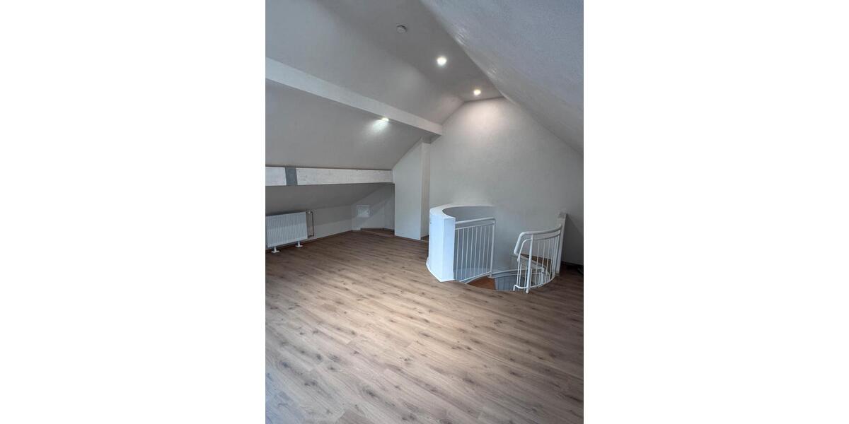 Etagenwohnung Homburg - 2.5 Zimmer, 80 m&sup2;, 700&euro; | Angebot:25905771