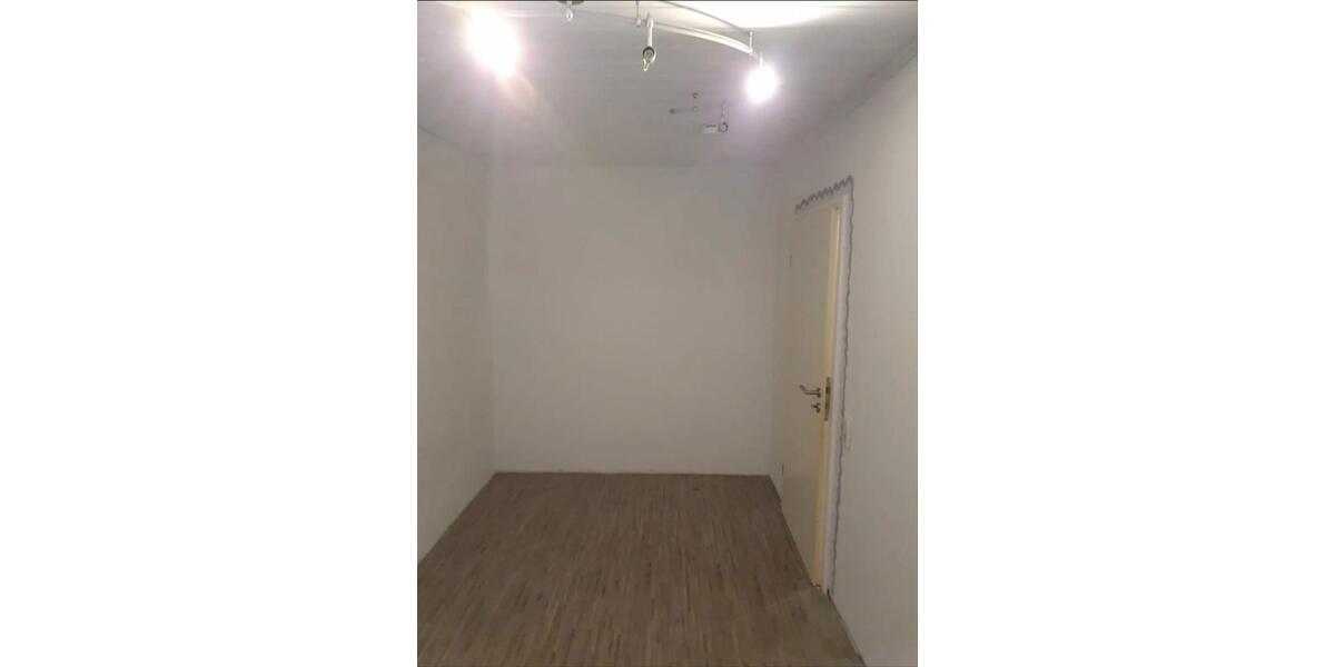 Etagenwohnung Saarbrücken Neue Bremm - 3 Zimmer, 75 m&sup2;, 140.000&euro; | Angebot:25854461