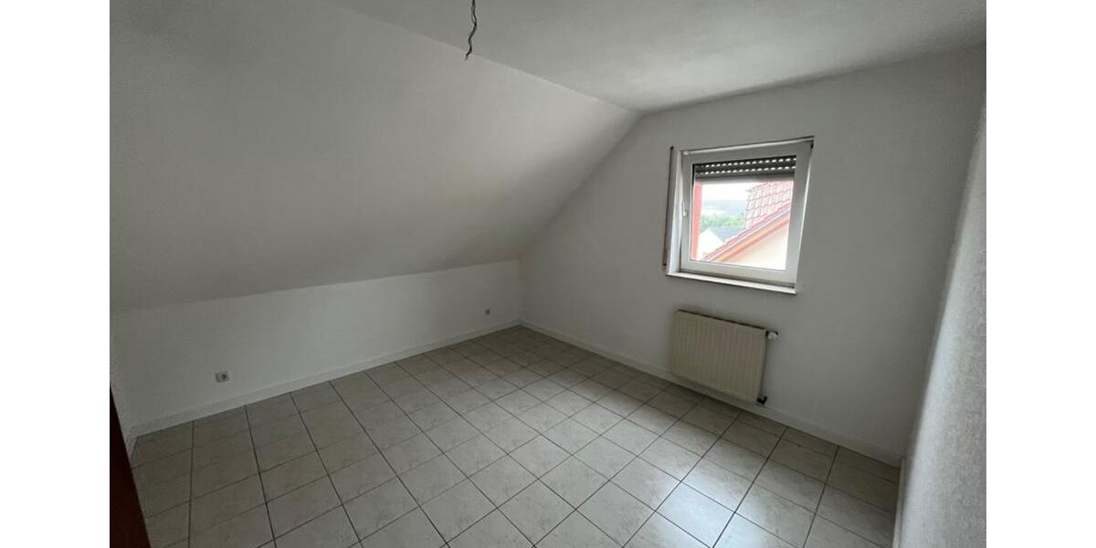 Dachgeschoßwohnung Völklingen - 4 Zimmer, 98 m&sup2;, 640&euro; | Angebot:25869334