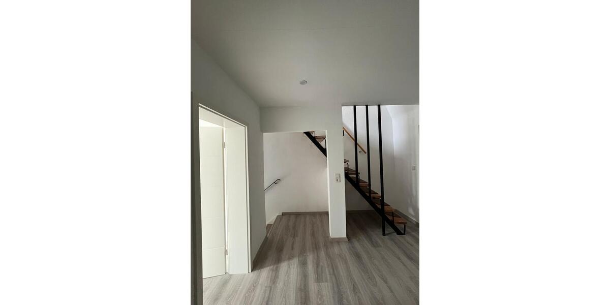 Reihenhaus Saarbrücken West - 3.5 Zimmer, 110 m&sup2;, 220.000&euro; | Angebot:27290818