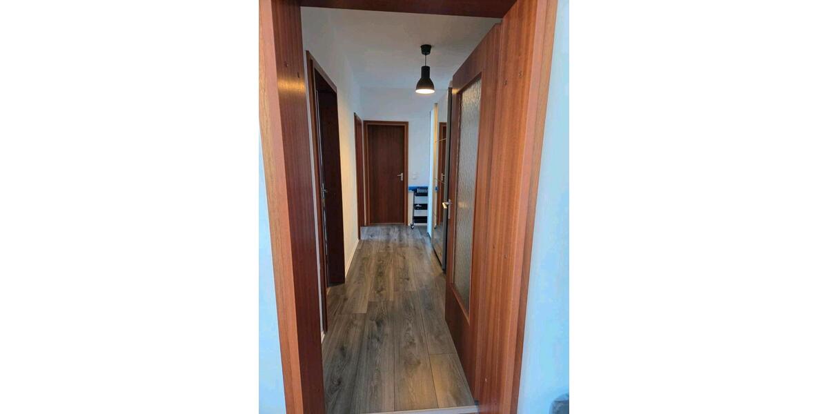 Dachgeschoßwohnung Saarbrücken Neue Bremm - 4 Zimmer, 86 m&sup2;, 1.700&euro; | Angebot:26002811