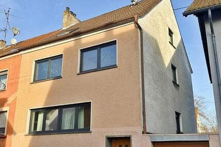 Haus Saarbrücken St. Arnual - 8 Zimmer, 170 m&sup2;, 319.000&euro; | Angebot:25403151