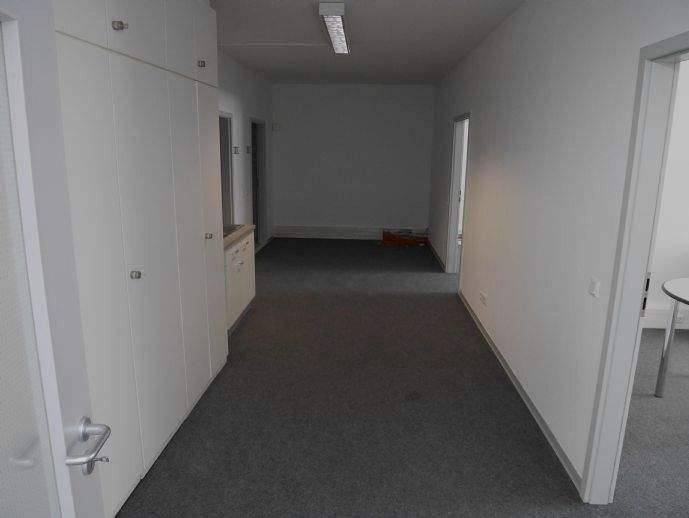 Gewerbeobjekt Saarbrücken Malstatt - 4 Zimmer, 160 m&sup2;, 1.250&euro; | Angebot:25666351