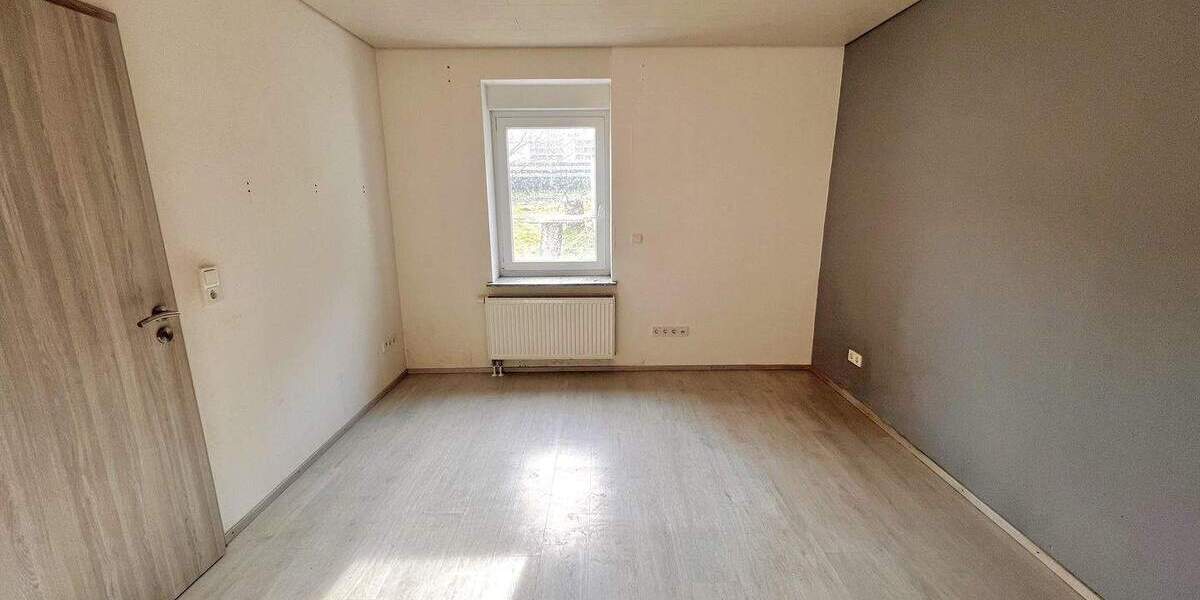 Einfamilienhaus Beckingen Düppenweiler - 9 Zimmer, 207 m&sup2;, 305.000&euro; | Angebot:25779493