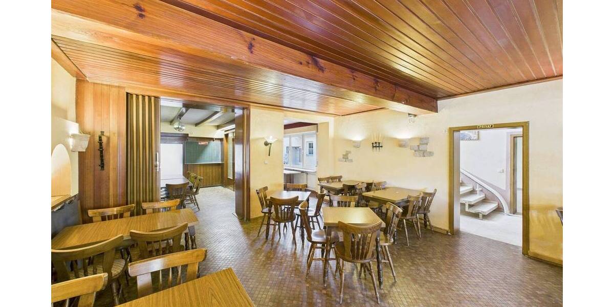 Einfamilienhaus Saarlouis Lisdorf - 8 Zimmer, 244 m&sup2;, 590.000&euro; | Angebot:25687196