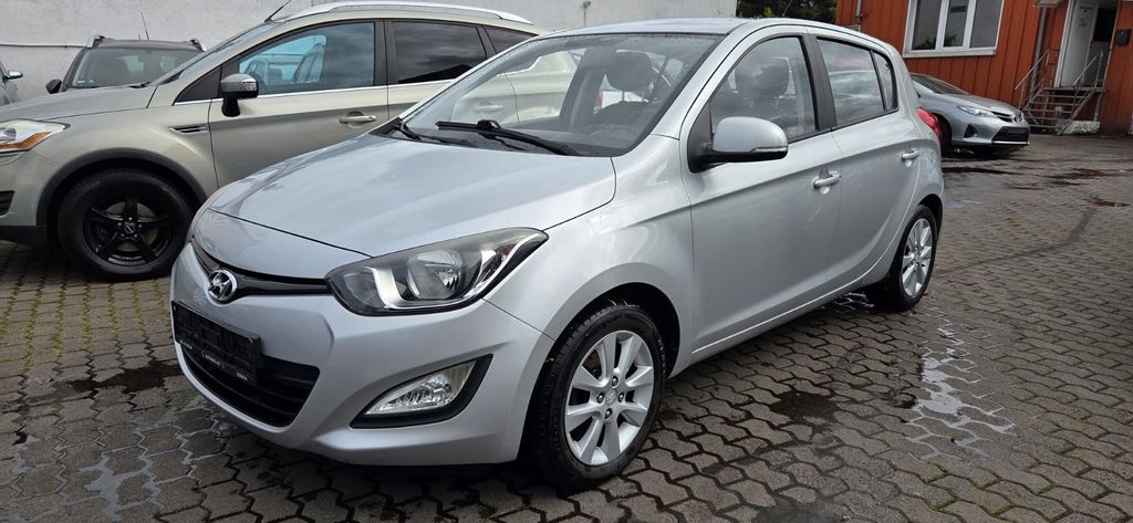 Hyundai i20 200.000 km 2.980 &euro; Saarlouis 66740