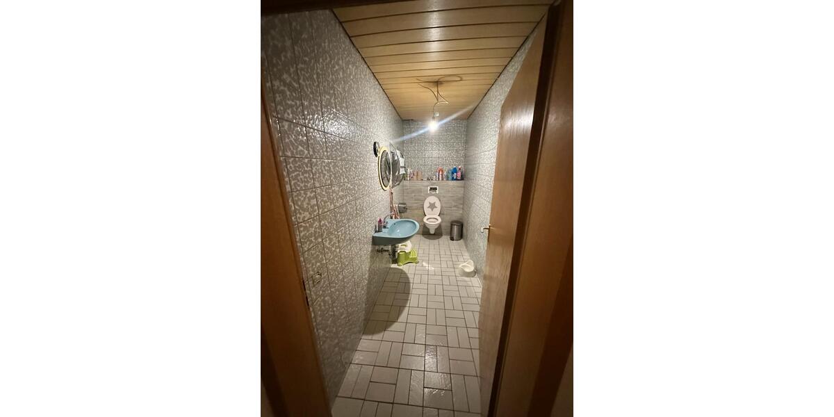 Etagenwohnung Neunkirchen Heinitz - 4 Zimmer, 118 m&sup2;, 600&euro; | Angebot:25787256