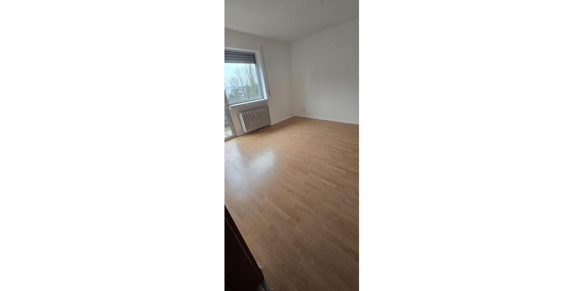 Erdgeschoßwohnung Saarbrücken West - 4 Zimmer, 125 m&sup2;, 1.450&euro; | Angebot:25655779