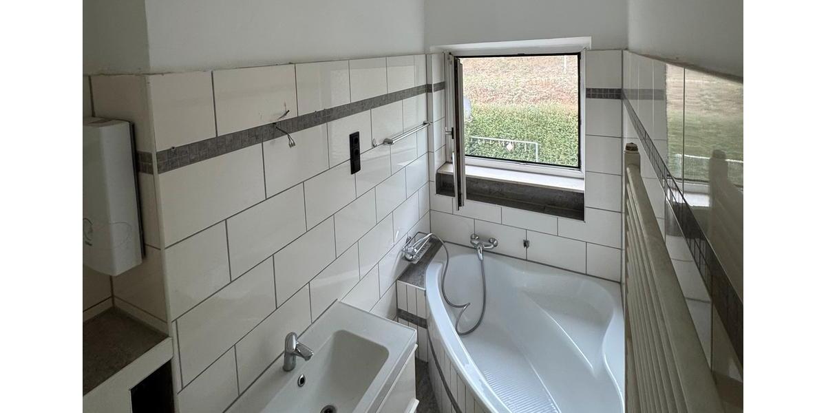 Etagenwohnung Saarbrücken West - 2 Zimmer, 65 m&sup2;, 650&euro; | Angebot:25058145