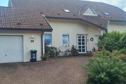 Großzügiges Wohnhaus mit Einliegerwohnung in Höhenlage von Neunkirchen - Haus Neunkirchen | Angebot:17333117