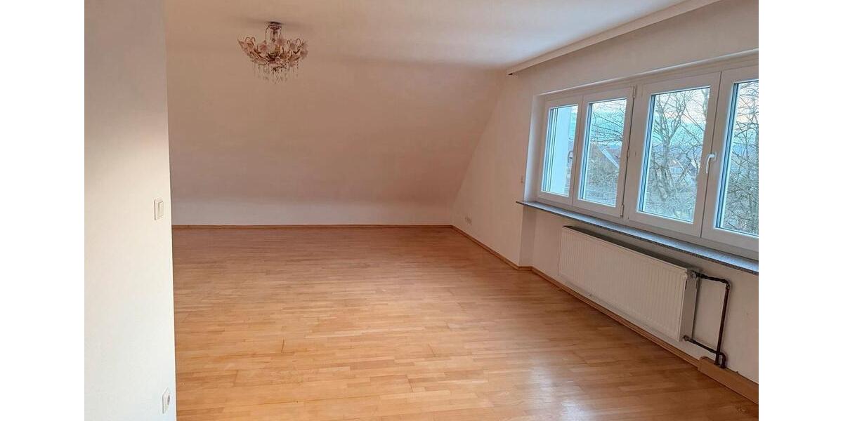 Dachgeschoßwohnung Saarbrücken Malstatt - 3 Zimmer, 100 m&sup2;, 750&euro; | Angebot:24842811