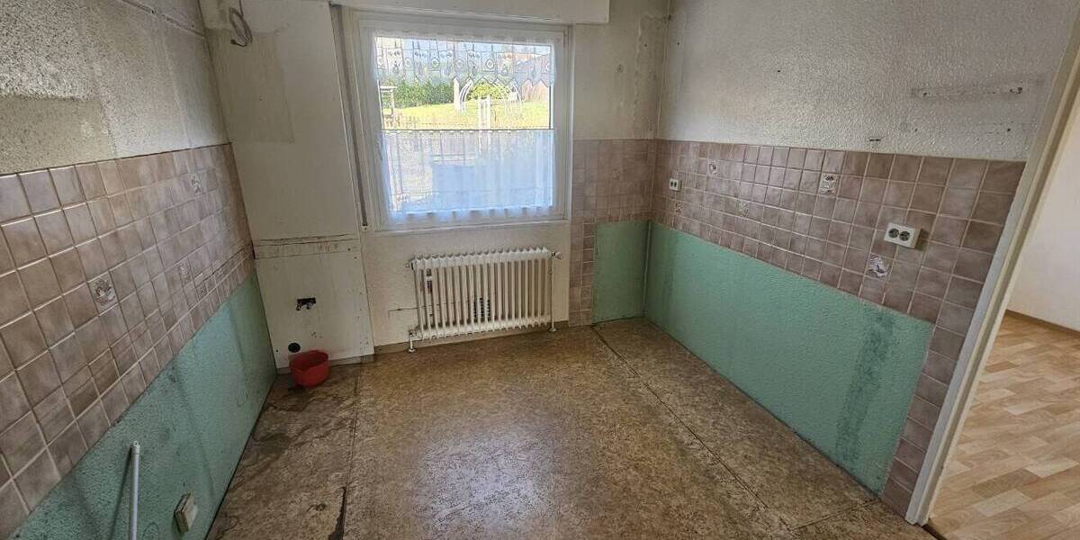 Mehrfamilienhaus, Wohnhaus Neunkirchen-Wellesweiler Wellesweiler - 8 Zimmer, 164 m&sup2;, 199.000&euro; | Angebot:26029540