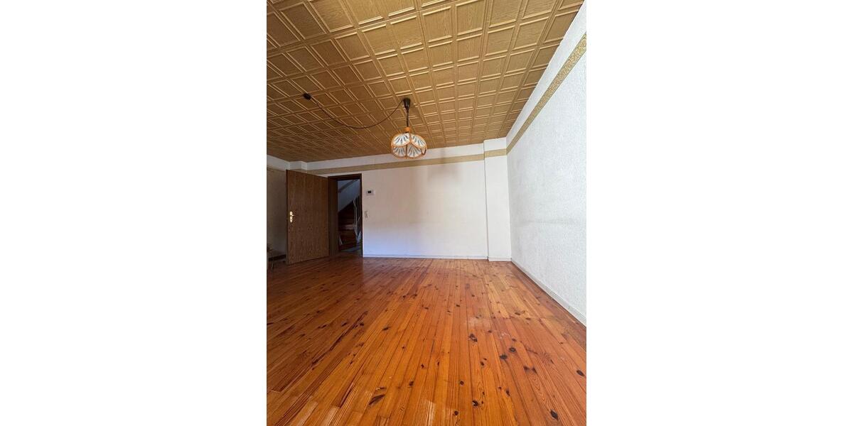 Reihenhaus Sankt Ingbert - 3 Zimmer, 88 m&sup2;, 149.000&euro; | Angebot:26697428