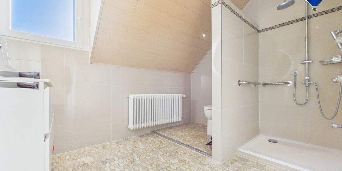 Einfamilienhaus Saarlouis Lisdorf - 9 Zimmer, 268 m&sup2;, 585.000&euro; | Angebot:25731423