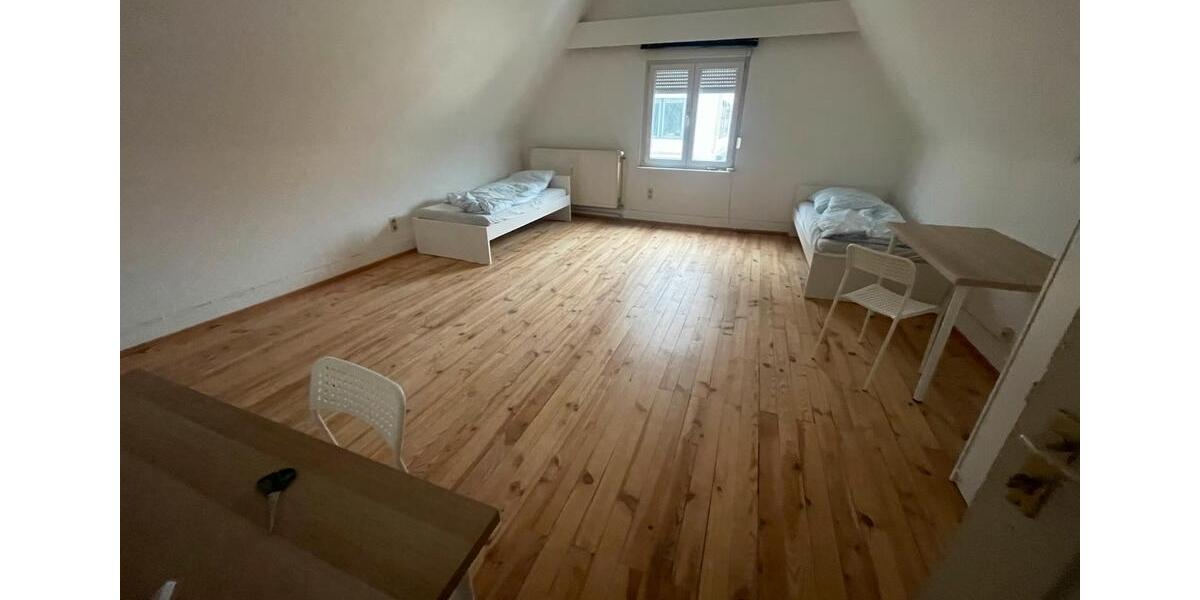 Etagenwohnung Saarbrücken Neue Bremm - 6 Zimmer, 170 m&sup2;, 385&euro; | Angebot:24879667
