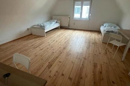 Wohnung Saarbrücken Neue Bremm - 6 Zimmer, 170 m&sup2;, 385&euro; | Angebot:24879667