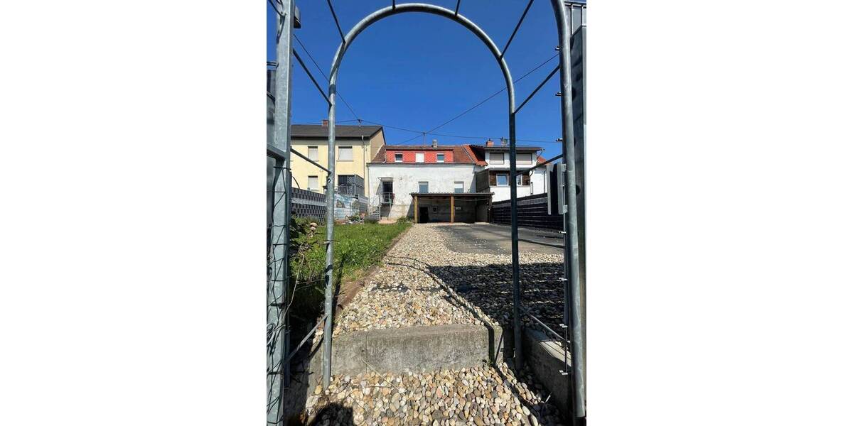 Reihenmittelhaus Überherrn Berus - 7 Zimmer, 175 m&sup2;, 140.000&euro; | Angebot:25731180