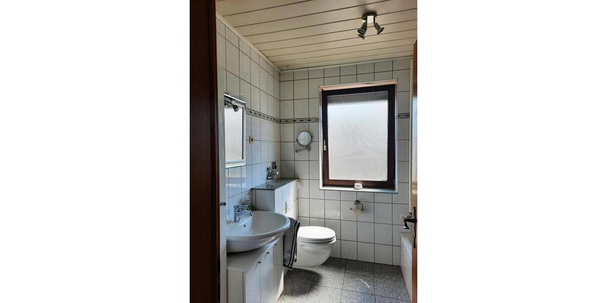 Dachgeschoßwohnung Saarbrücken Dudweiler - 3 Zimmer, 73 m&sup2;, 135.000&euro; | Angebot:26585903