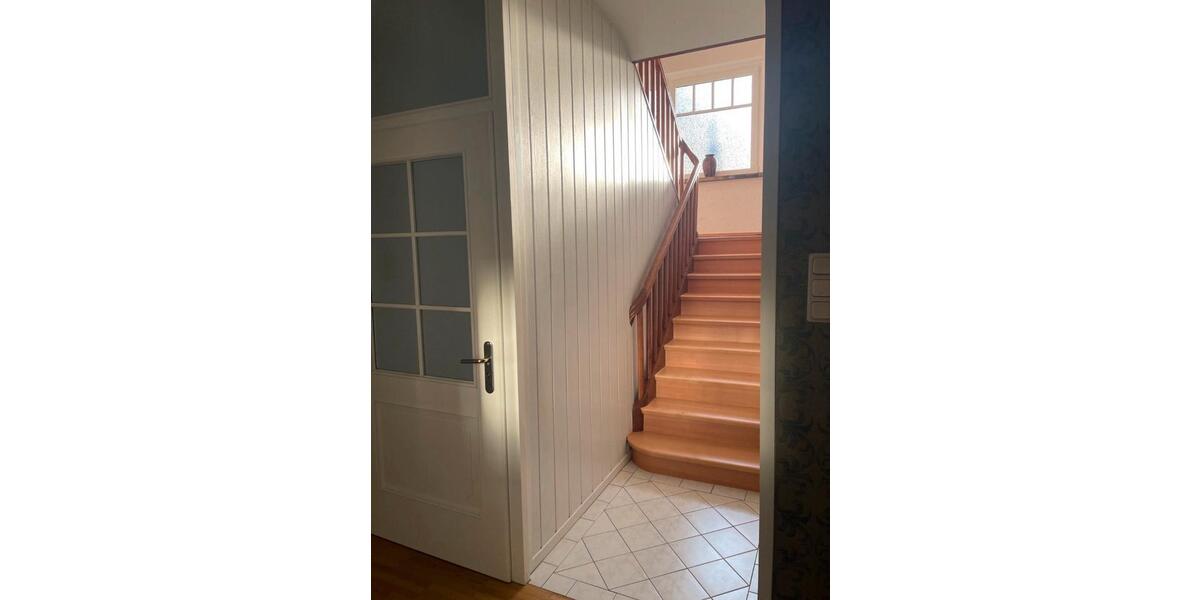 Villa Völklingen - 10 Zimmer, 252 m&sup2;, 548.000&euro; | Angebot:24673381