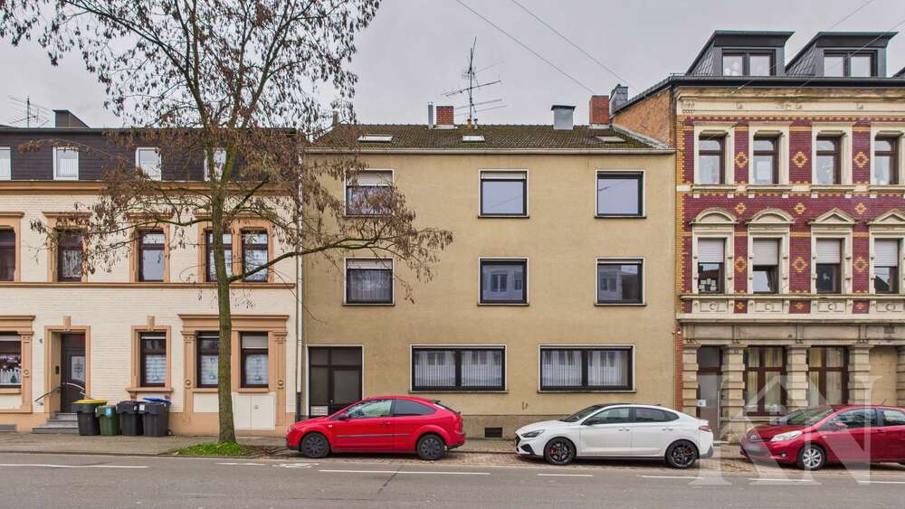 Einfamilienhaus Saarbrücken West - 18 Zimmer, 422 m&sup2;, 498.000&euro; | Angebot:25326740