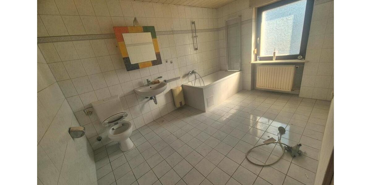 Etagenwohnung Völklingen - 3 Zimmer, 90 m&sup2;, 750&euro; | Angebot:25857856