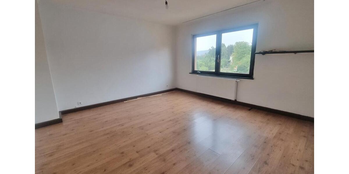 Etagenwohnung Bexbach - 4 Zimmer, 120 m&sup2;, 850&euro; | Angebot:26660094