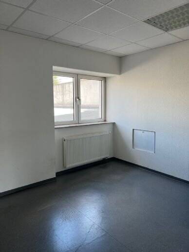 Gewerbeobjekt Schwalbach - 5 Zimmer, 143 m&sup2;, 860&euro; | Angebot:25663140
