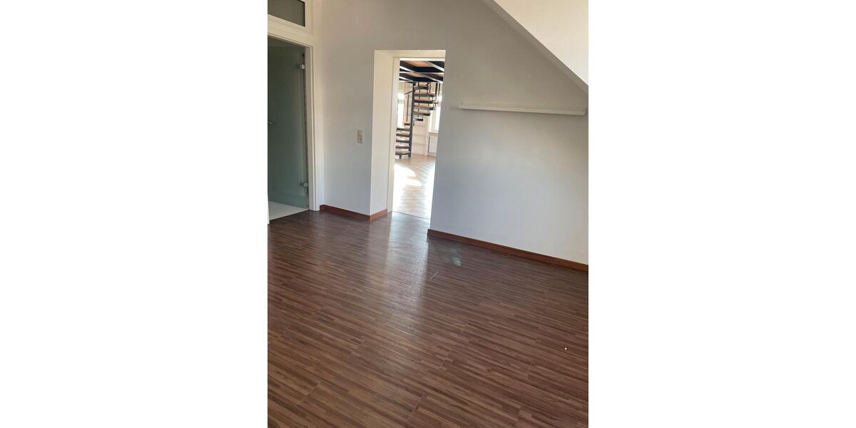 Maisonettenwohnung Homburg - 3.5 Zimmer, 125 m&sup2;, 1.000&euro; | Angebot:25930221