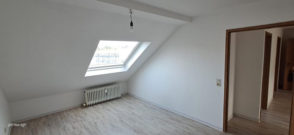 Dachgeschoßwohnung Saarbrücken - 1 Zimmer, 65 m&sup2;, 600&euro; | Angebot:25611704