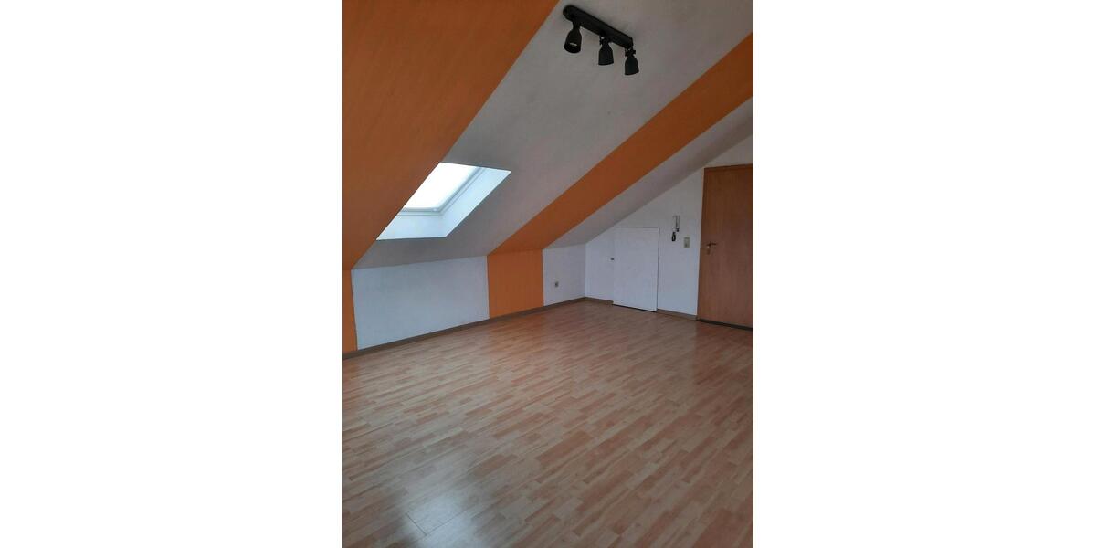 Dachgeschoßwohnung Saarlouis - 1 Zimmer, 33 m&sup2;, 85.000&euro; | Angebot:25655764