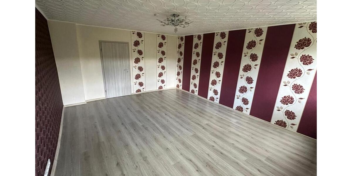 Dachgeschoßwohnung Saarbrücken Dudweiler - 4 Zimmer, 128 m&sup2;, 1.200&euro; | Angebot:23691162