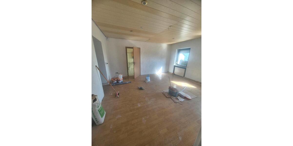 Etagenwohnung Völklingen - 3 Zimmer, 90 m&sup2;, 750&euro; | Angebot:25857856