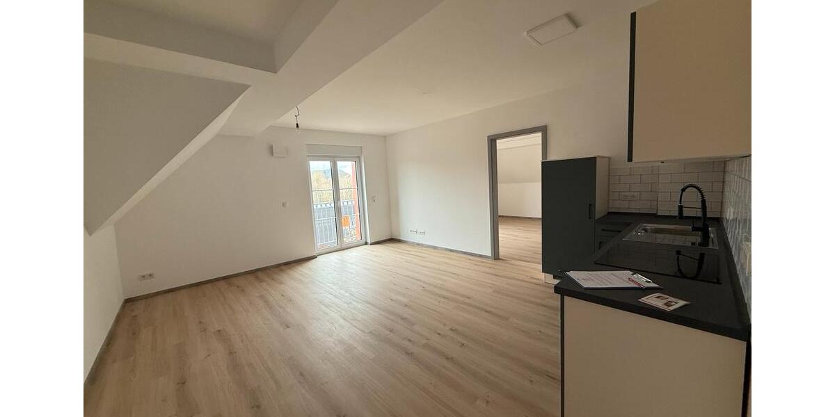 Etagenwohnung Saarbrücken Brebach-Fechingen - 2 Zimmer, 85 m&sup2;, 1.200&euro; | Angebot:25853637