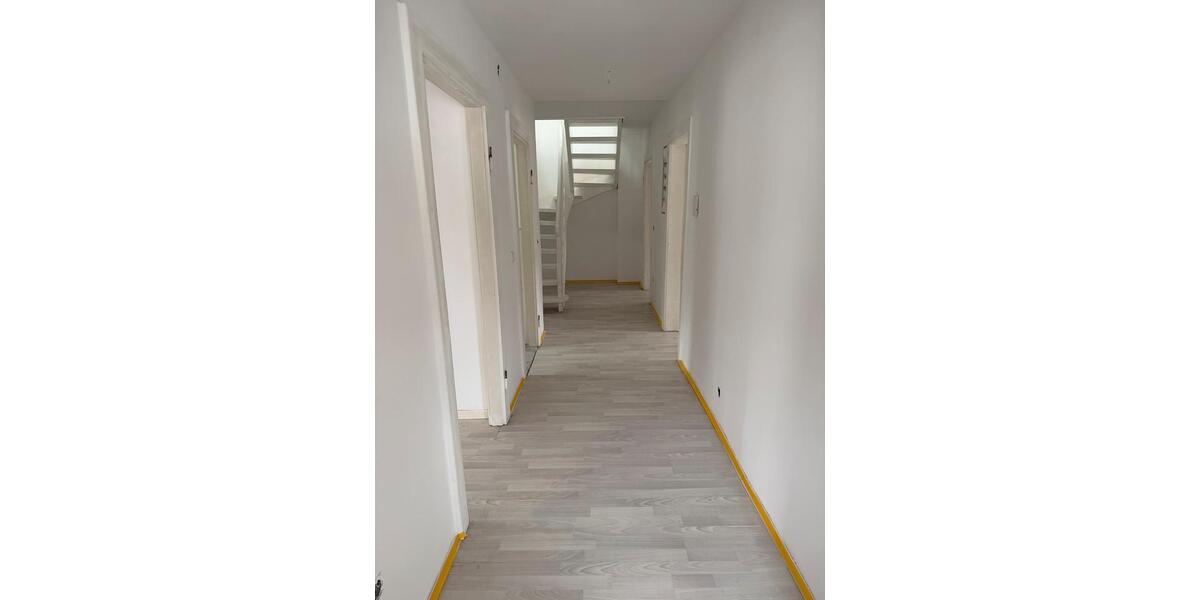 Dachgeschoßwohnung Saarbrücken Kieselhumes - 4 Zimmer, 65 m&sup2;, 1.000&euro; | Angebot:25830978