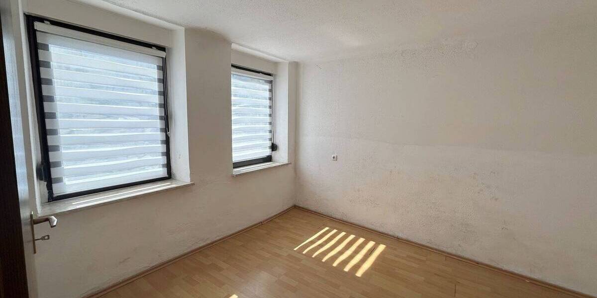 Einfamilienhaus Großrosseln - 4 Zimmer, 149 m&sup2;, 139.000&euro; | Angebot:25684599