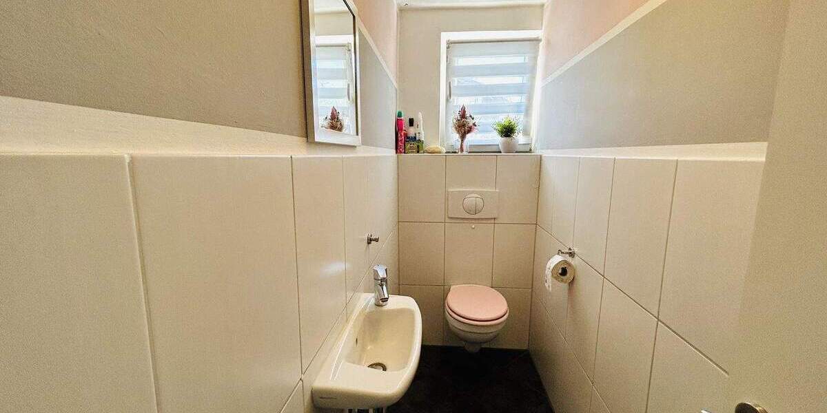 Mehrfamilienhaus, Wohnhaus Neunkirchen Innenstadt - 6 Zimmer, 130 m&sup2;, 219.000&euro; | Angebot:25779641