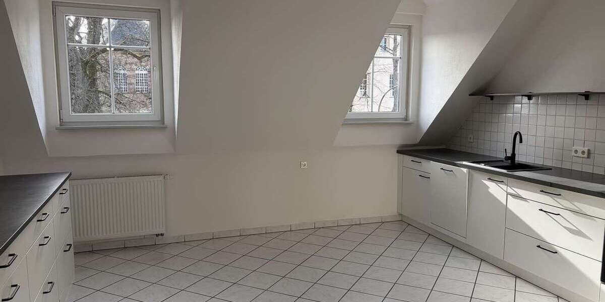 Etagenwohnung Bischmisheim Bischmisheim - 1 Zimmer, 105 m&sup2;, 780&euro; | Angebot:25774478