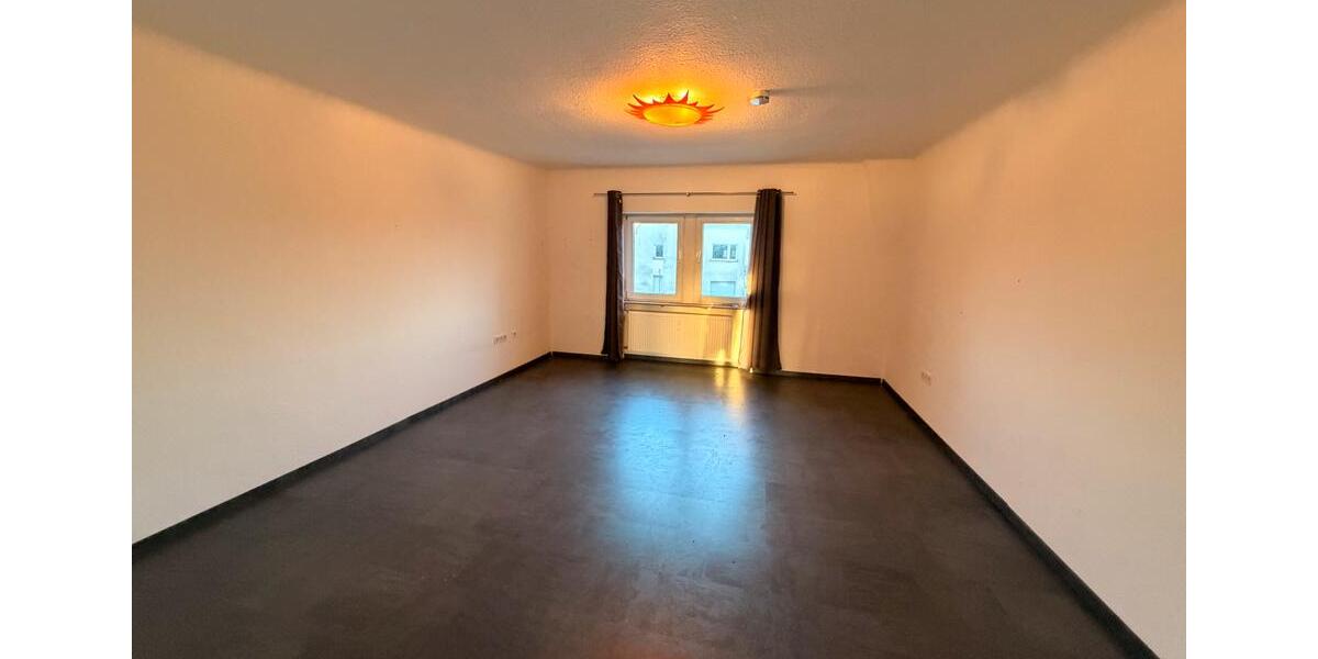 Etagenwohnung Schiffweiler - 6 Zimmer, 171 m&sup2;, 1.000&euro; | Angebot:25443001