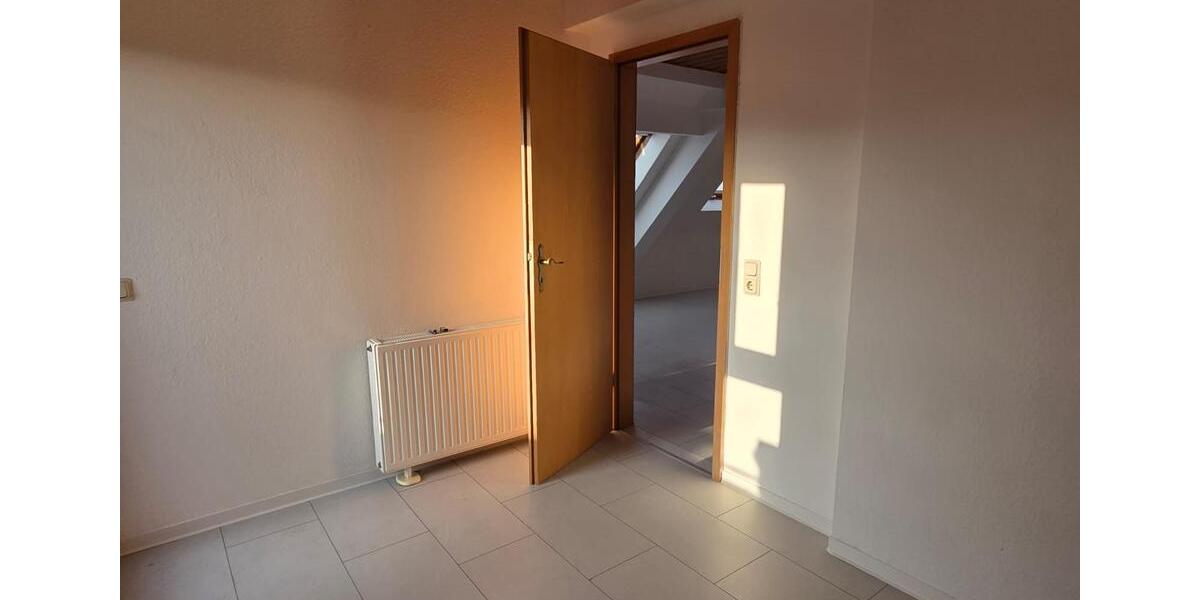 Dachgeschoßwohnung Sankt Ingbert - 3 Zimmer, 47 m&sup2;, 500&euro; | Angebot:25305873