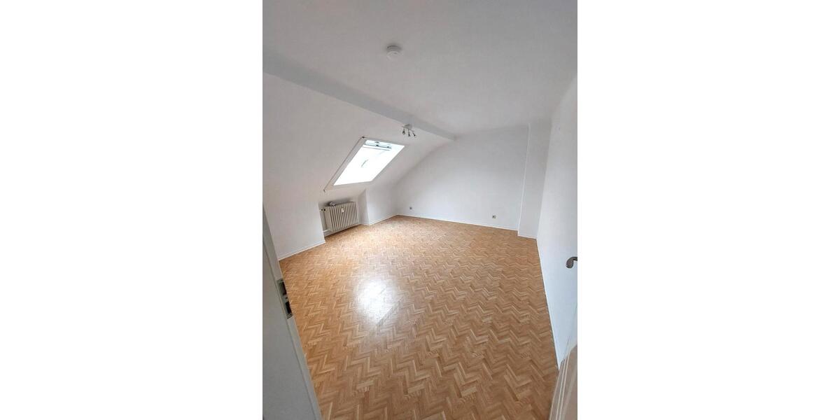 Dachgeschoßwohnung Dillingen (Saar) - 3 Zimmer, 75 m&sup2;, 560&euro; | Angebot:25614173