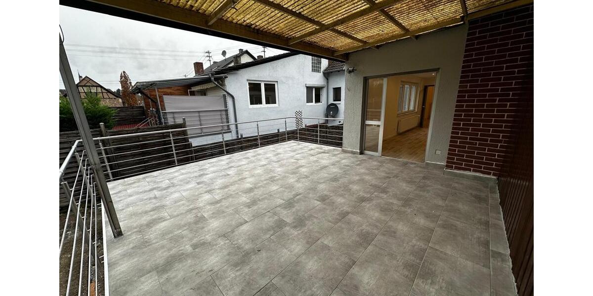 Reihenhaus Völklingen - 6 Zimmer, 160 m&sup2;, 1.300&euro; | Angebot:25439583