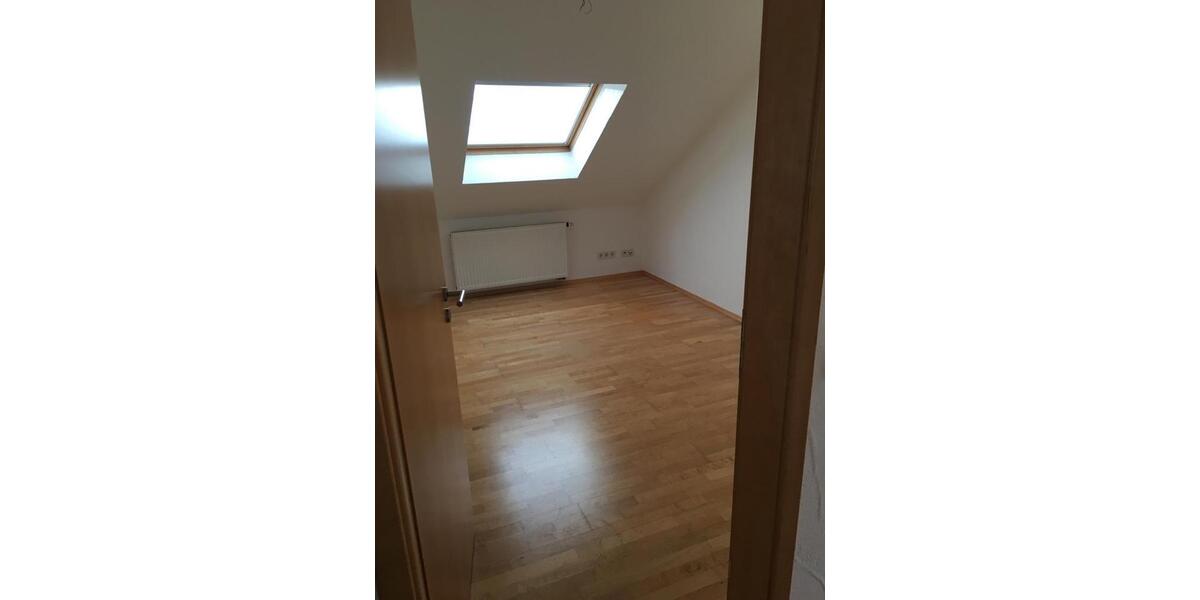 Dachgeschoßwohnung Sankt Wendel - 3.5 Zimmer, 90 m&sup2;, 850&euro; | Angebot:26613888