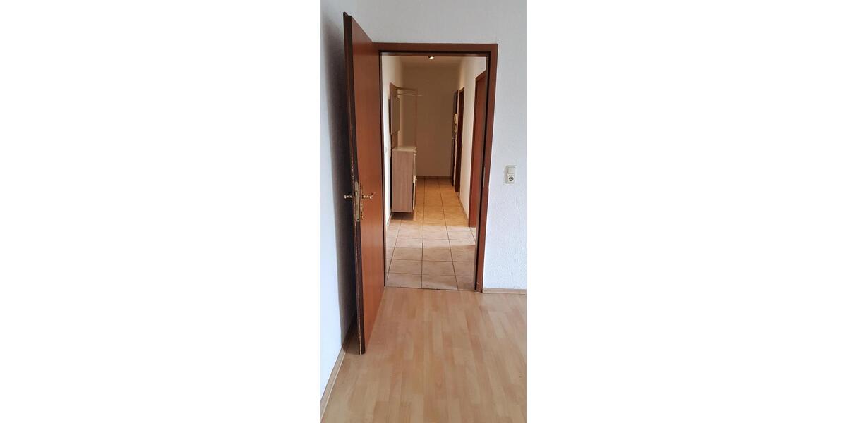 Etagenwohnung Saarbrücken West - 1 Zimmer, 75 m&sup2;, 130.000&euro; | Angebot:26062904