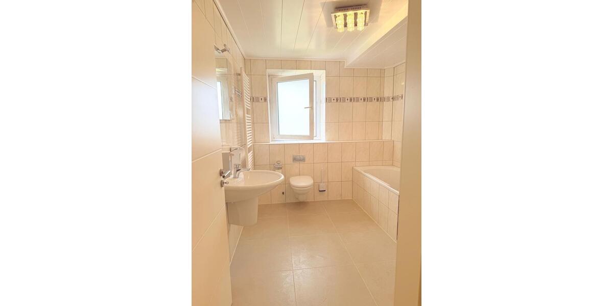 Etagenwohnung Wadgassen - 4 Zimmer, 100 m&sup2;, 950&euro; | Angebot:25751176